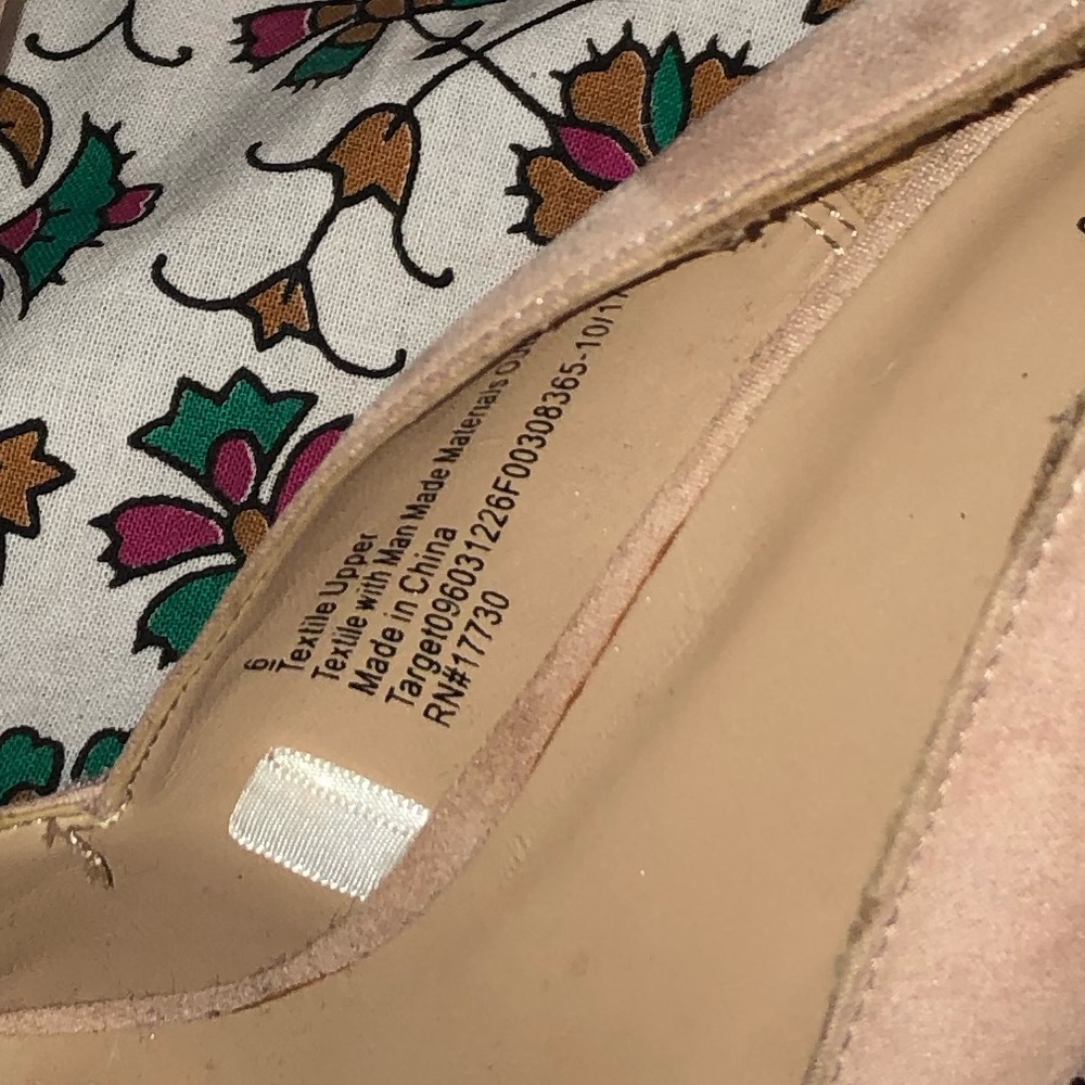 Heels - Picture 2 of 4